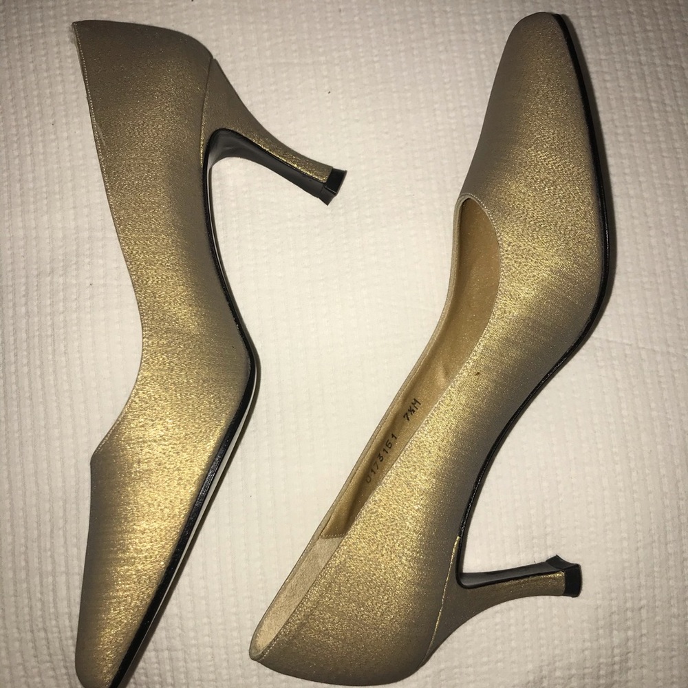 NWOT Nina Heels (7.5)
